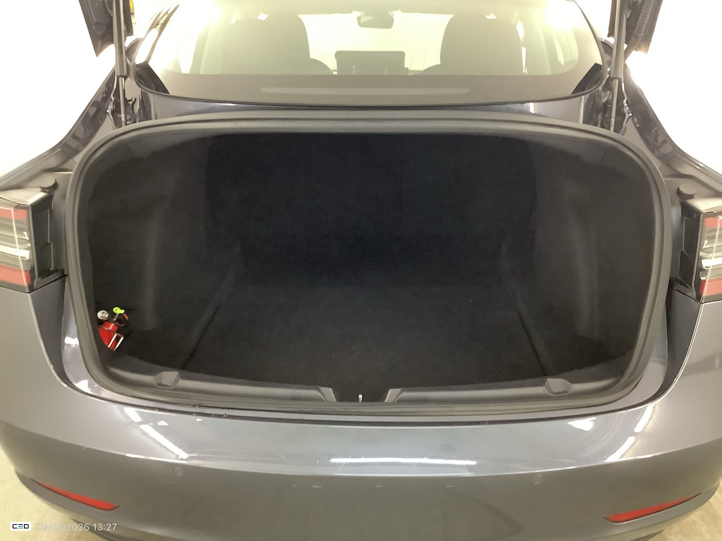 Foto 21 van Tesla Model 3