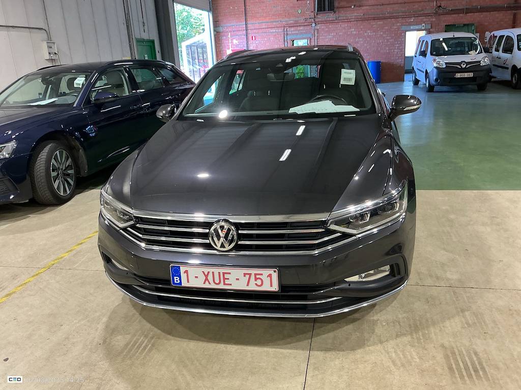 Volkswagen Passat VARIANT DIESEL - 2019 1.6 TDi SCR Elegance Business DSG