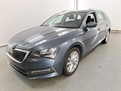 Kaufe SKODA SUPERB COMBI - 2019 bei Ayvens Carmarket