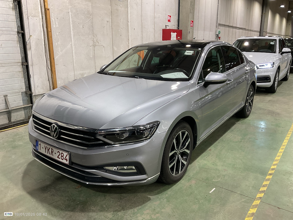 Volkswagen Passat 1.5 TSI ELEGANCE BUSINESS