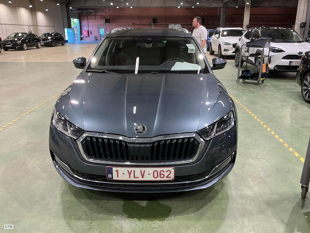 Skoda Octavia COMBI 2.0 CRTDI 110KW DSG7 STYLE