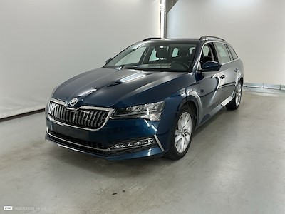 Compra SKODA SUPERB COMBI en Ayvens Carmarket