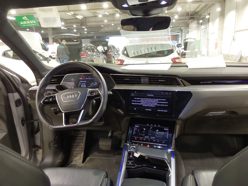 Foto 7 van Audi e-tron