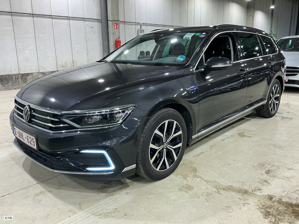 Volkswagen Passat VARIANT 1.4 TSI MSQ VARIANT GTE BUSINESS