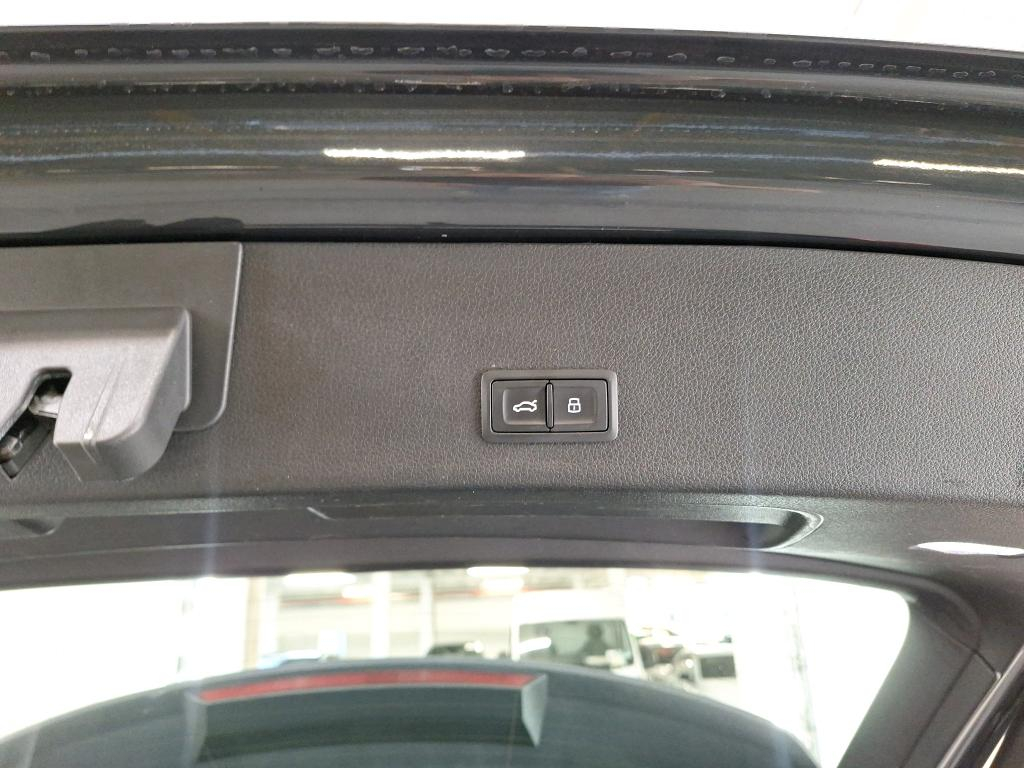 Foto 17 van Audi e-tron