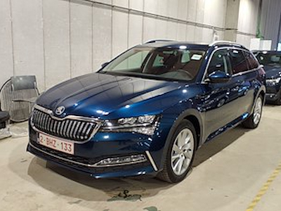 Kaufe SKODA SUPERB COMBI bei Ayvens Carmarket