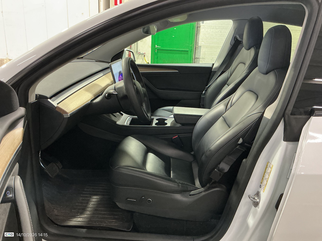 Foto 18 van Tesla Model Y
