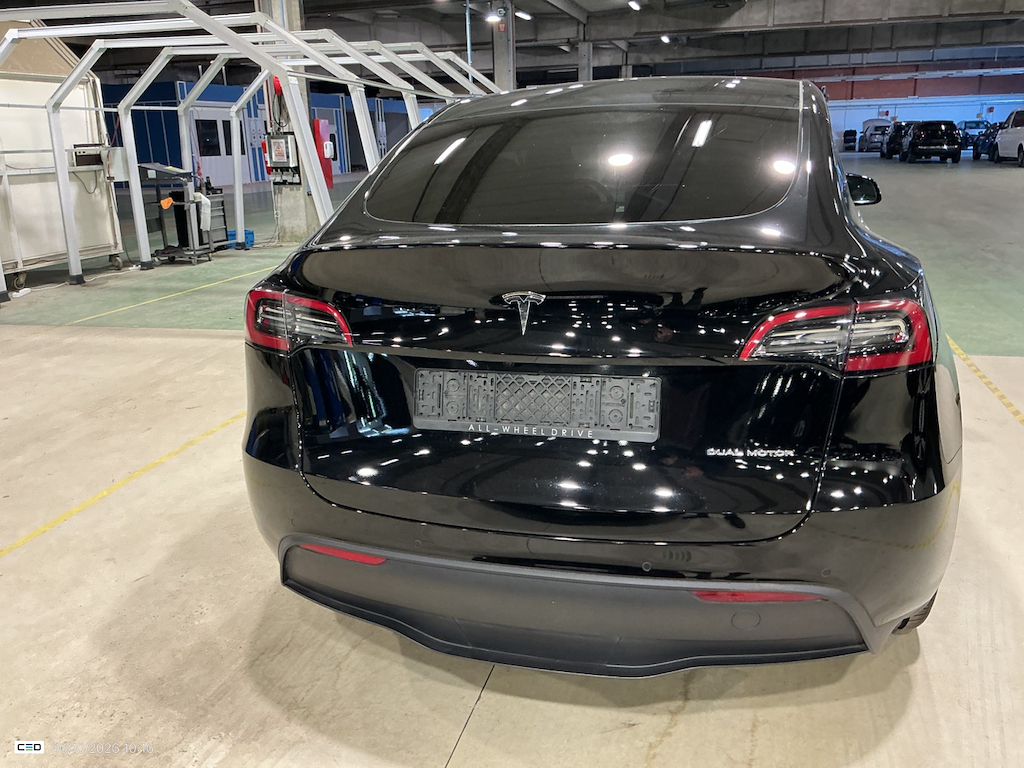 Foto 6 van Tesla Model Y