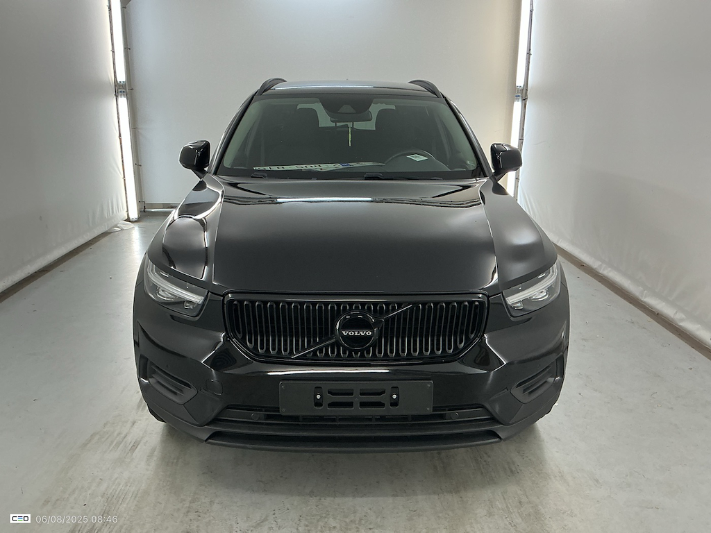 Volvo XC40 1.5 T2 MOMENTUM CORE Black Edition