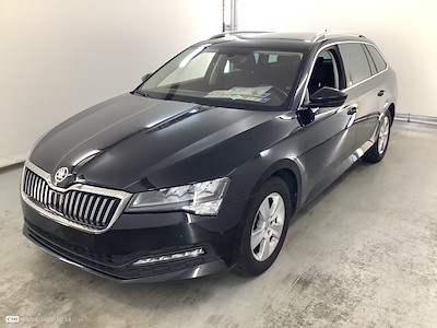 Kaufe SKODA SUPERB COMBI bei Ayvens Carmarket