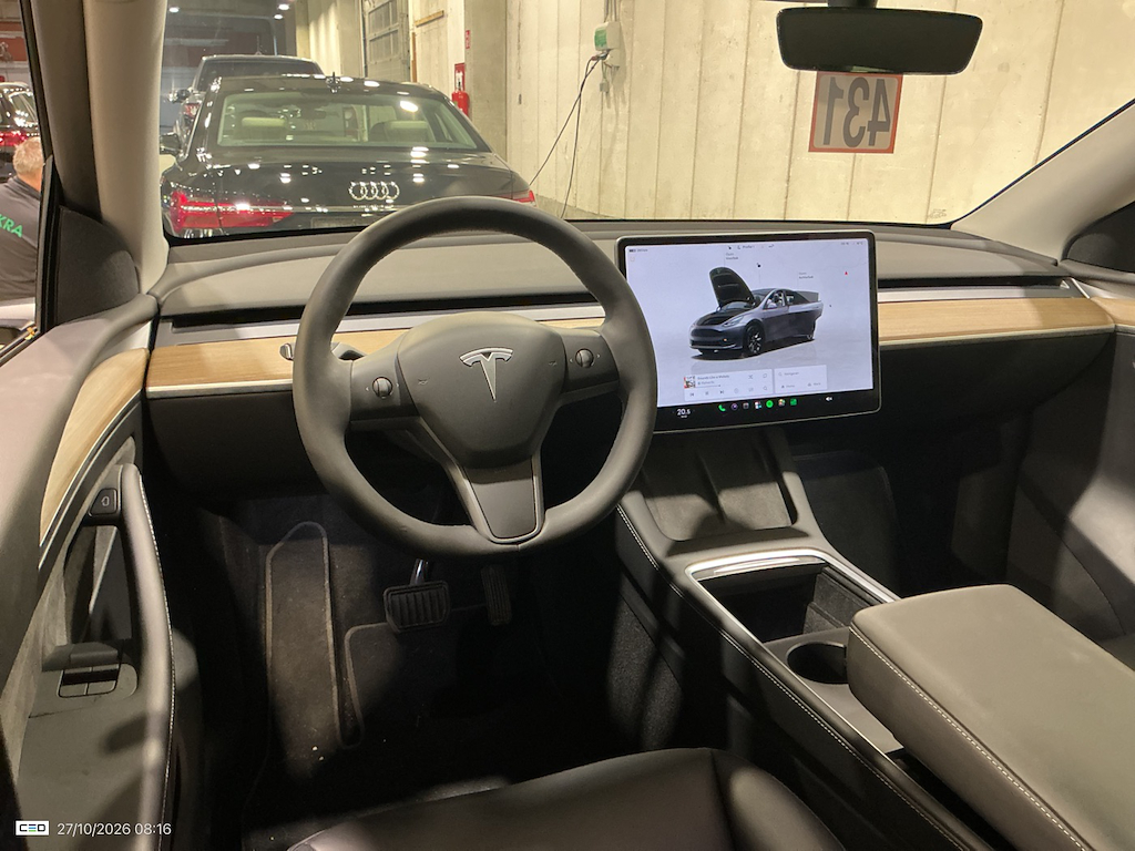 Foto 16 van Tesla Model Y