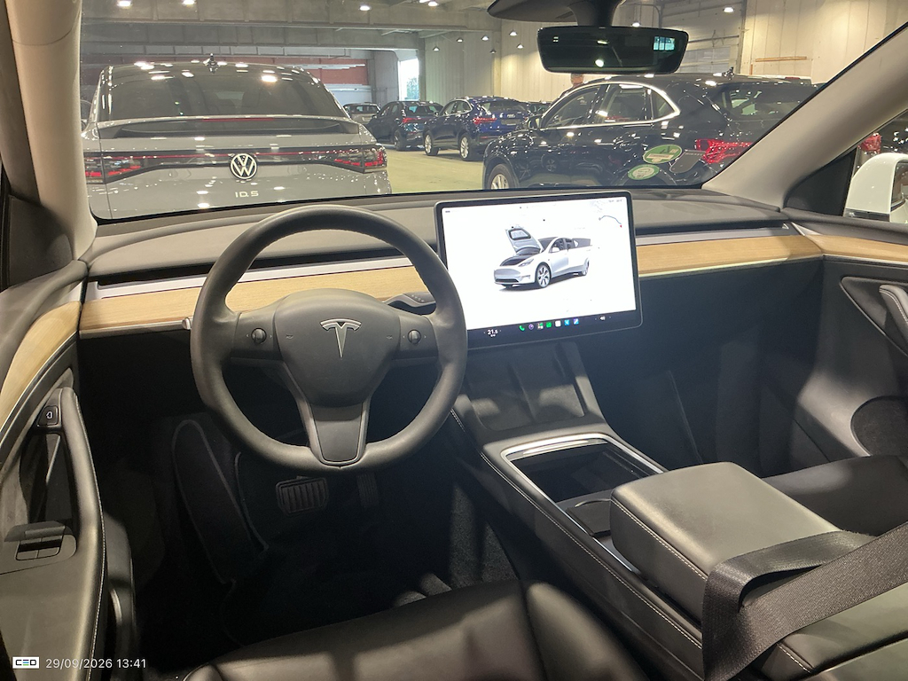Foto 16 van Tesla Model Y