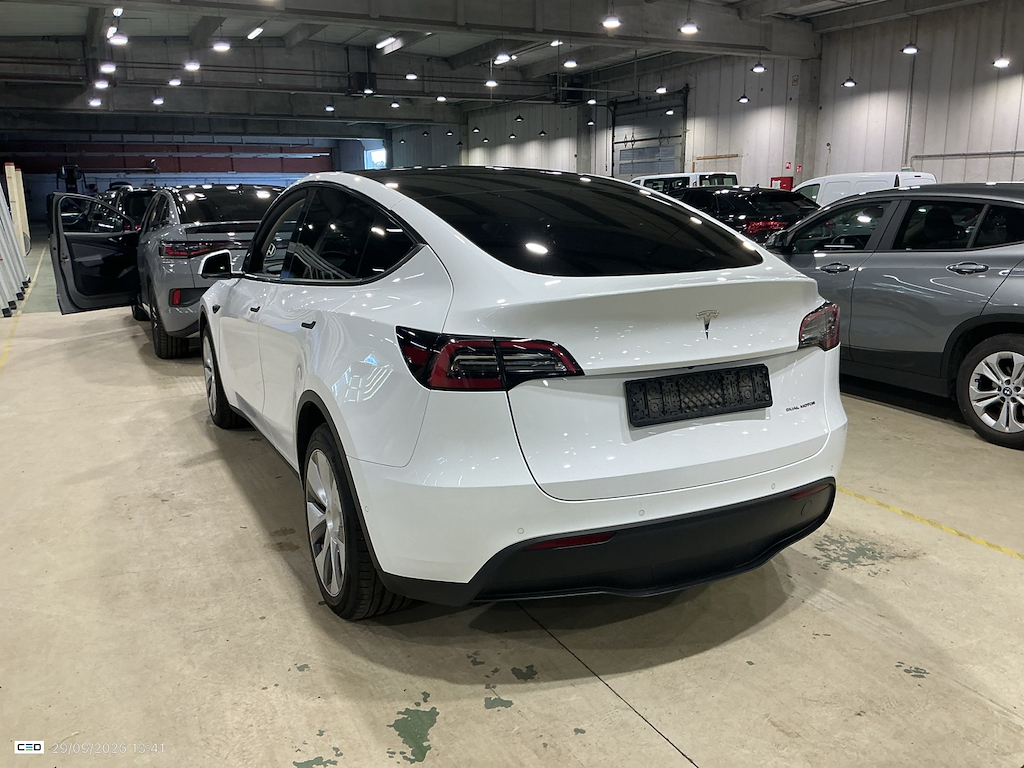 Foto 4 van Tesla Model Y