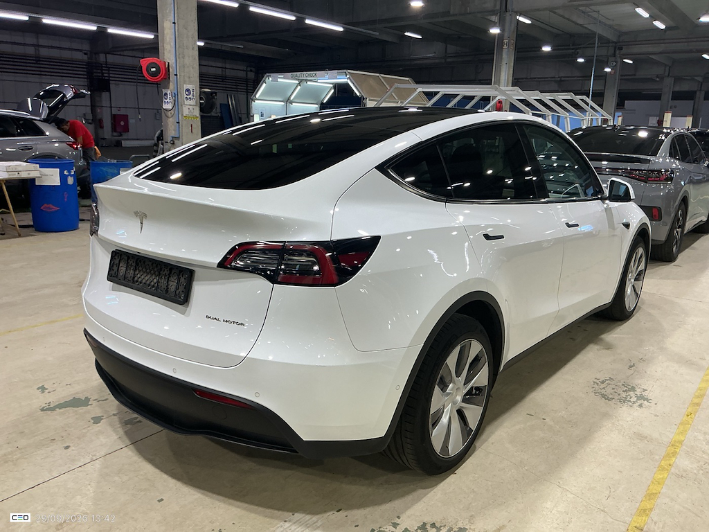 Foto 5 van Tesla Model Y