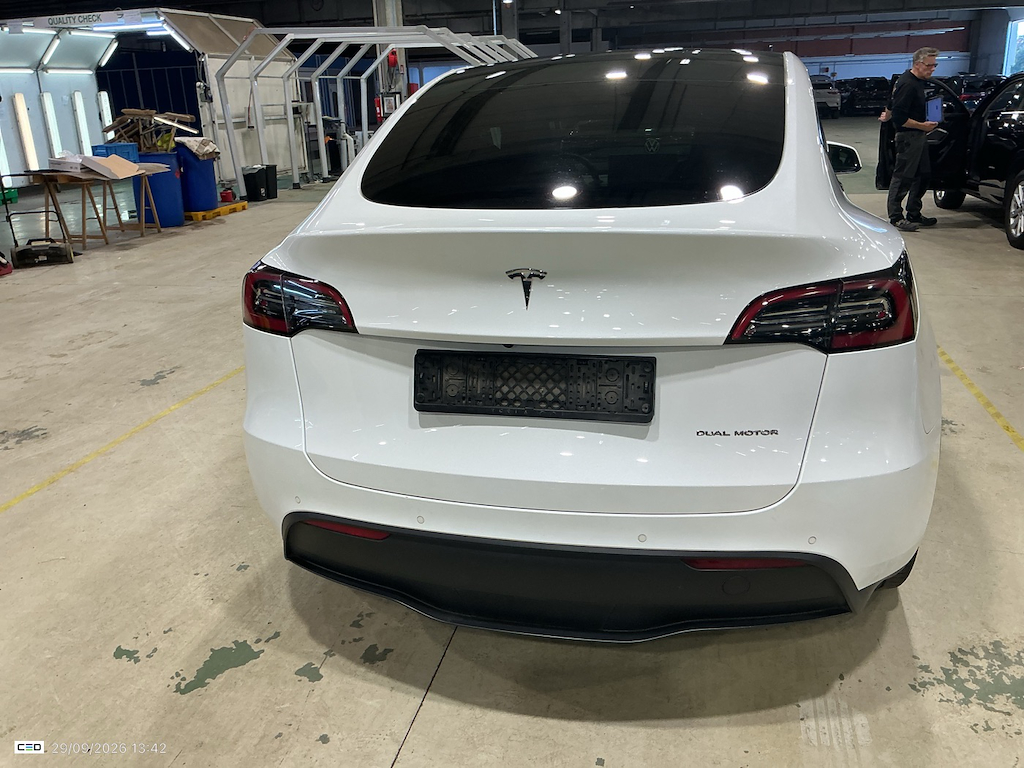 Foto 6 van Tesla Model Y