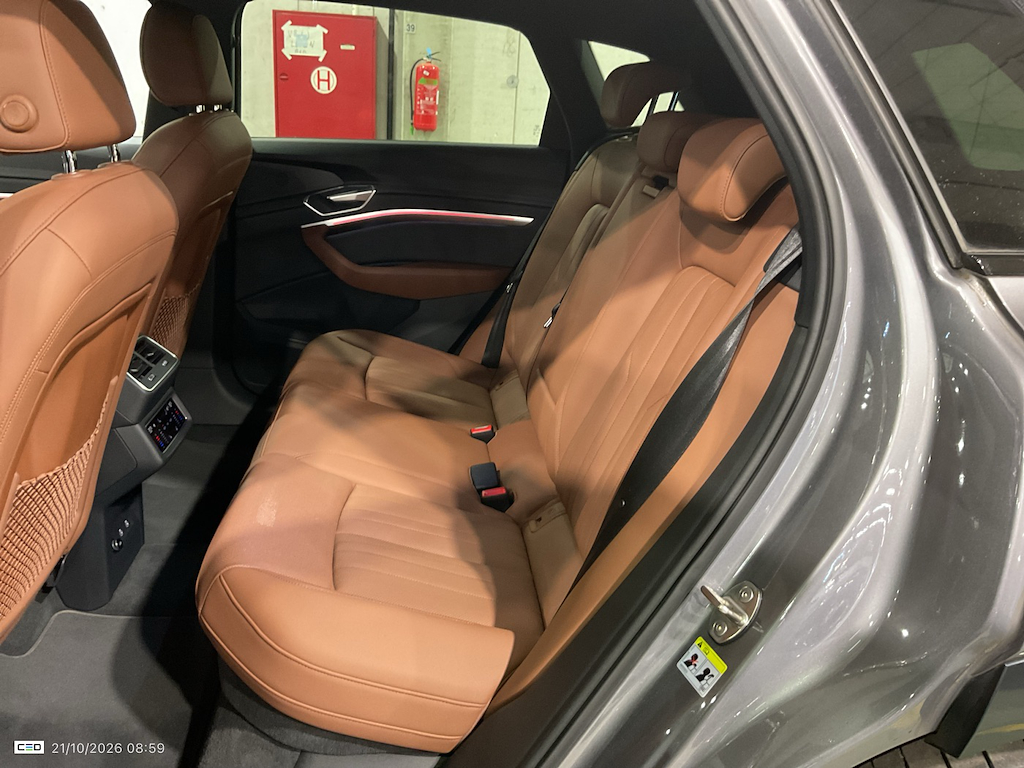 Foto 20 van Audi e-tron