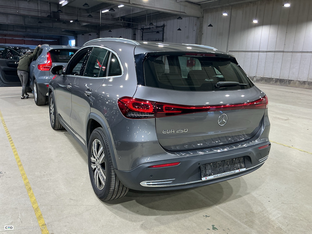 Foto 4 van Mercedes EQA