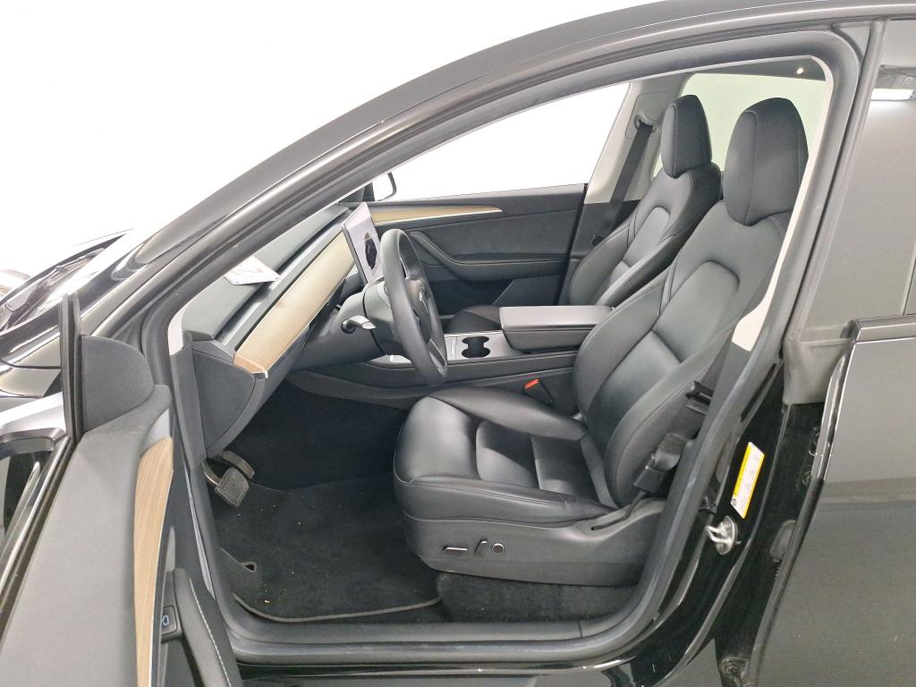 Foto 6 van Tesla Model Y