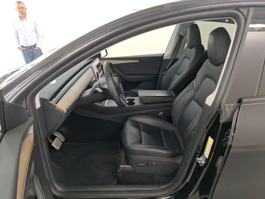 Foto 6 van Tesla Model Y