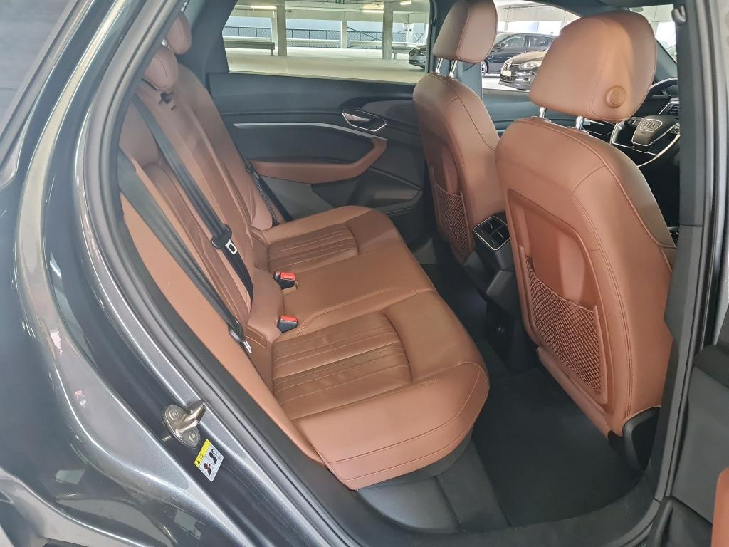 Foto 7 van Audi e-tron