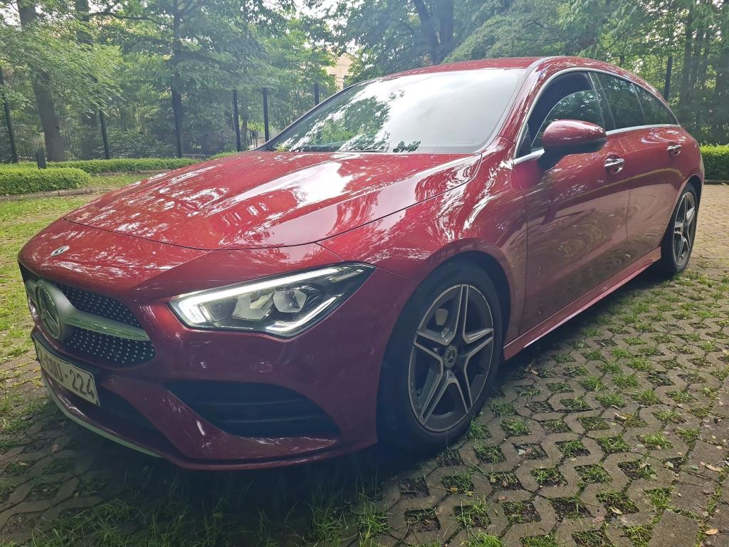 Mercedes-Benz CLA - Klasse 1.3  180 AMG LINE DCT SH BR