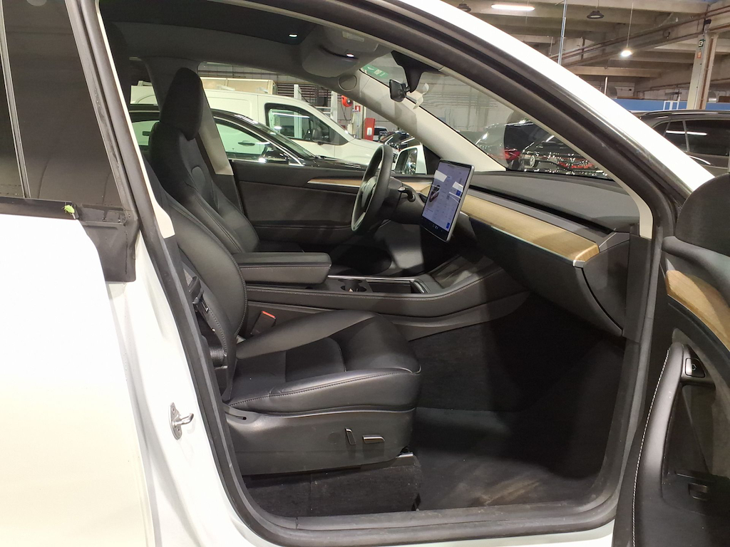 Foto 7 van Tesla Model Y
