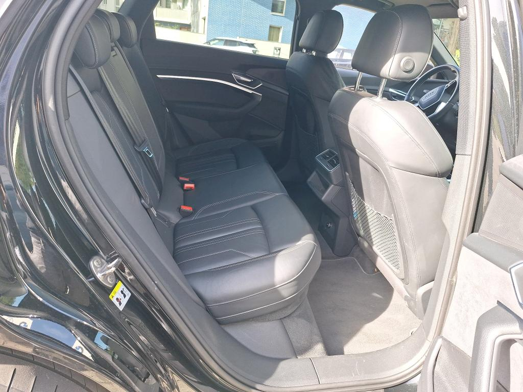 Foto 7 van Audi e-tron