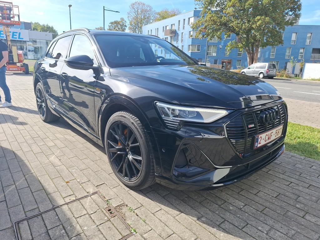 Foto 2 van Audi e-tron