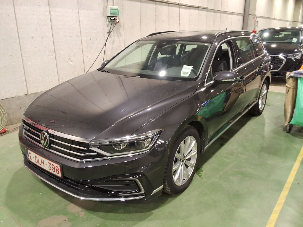 Volkswagen Passat VARIANT 1.4 TSI MSQ VARIANT GTE BUSINESS