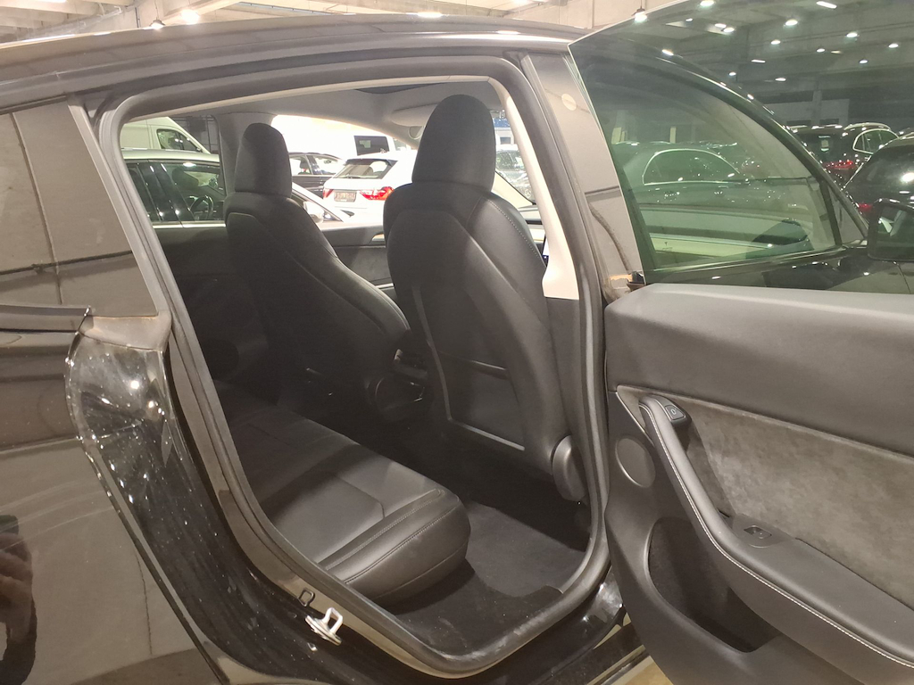 Foto 6 van Tesla Model Y