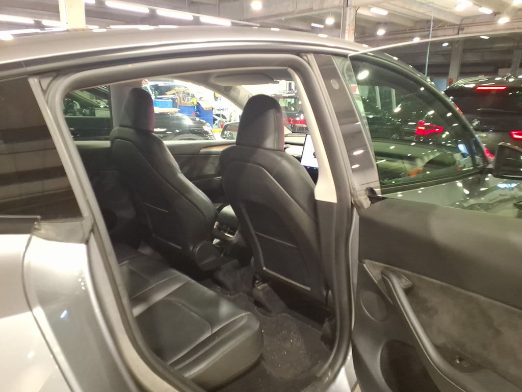 Foto 6 van Tesla Model Y