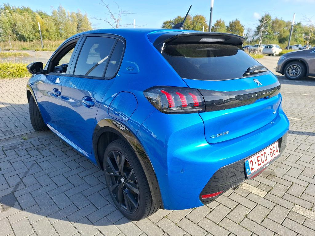 Foto 4 van Peugeot E-208