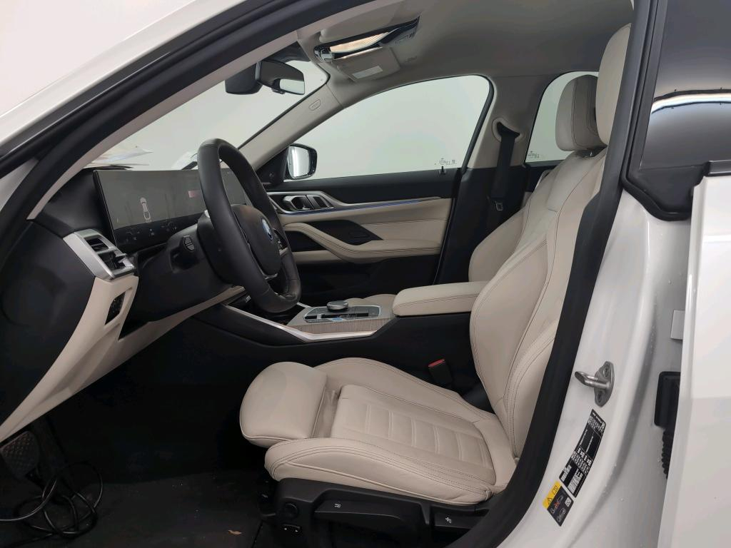 Foto 6 van BMW i4