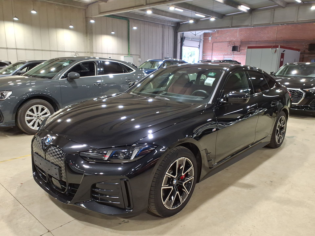 Foto 2 van BMW i4