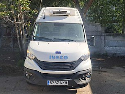 Köp IVECO DAILY på Ayvens Carmarket