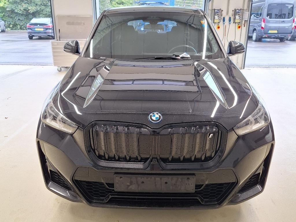 BMW iX1 67KWH XDRIVE30 (200KW) 4WD 313CV GPS, PDC, Premium Pack Pro, Model M Sport Pack, Comfort Pack,