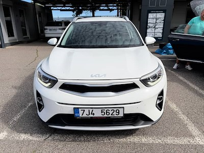Osta [Merkki] [Malli] osoitteesta Ayvens Carmarket