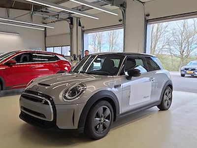 Köp MINI MINI 32.6 KWH COOPER SE på Ayvens Carmarket