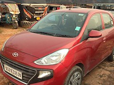 Buy HYUNDAI SANTRO 1.1 SPORTZ AM on Ayvens Carmarket