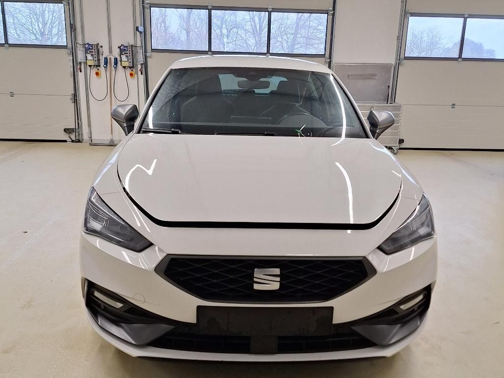 Seat Leon 2.0 TDI FR DSG 150CV Navi 3D, PDC, Customizable LED interior ambient, Connectivity Box,