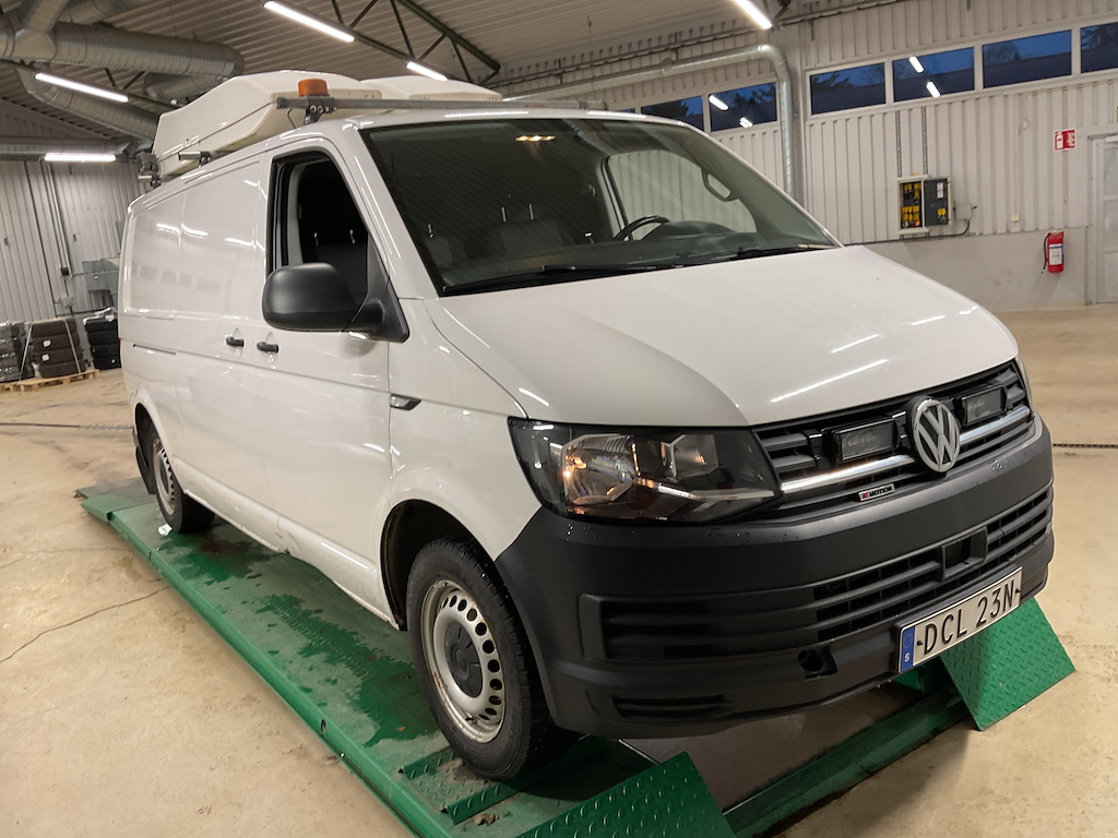 Volkswagen Transporter T32 2.0 TDI 4Motion 150hk SWB MAN6 Drag Byggnation