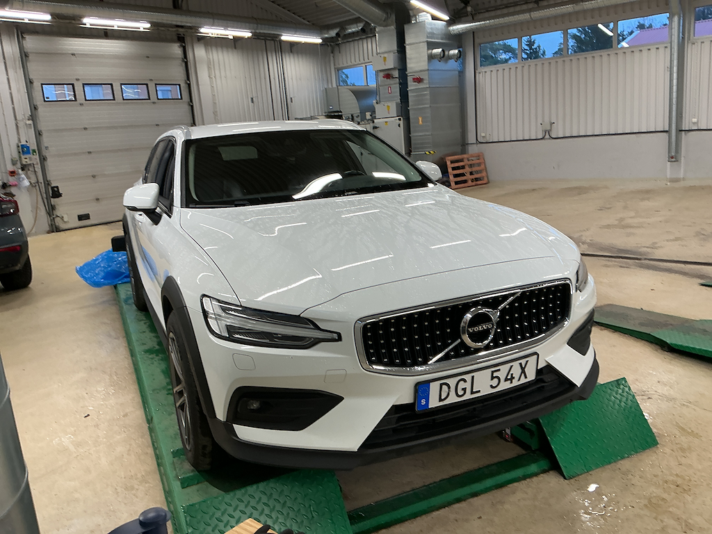 Volvo V60 Cross Country Cross Country B4 197hk AWD Adv Navi Pro Edt Aut Läder Drag