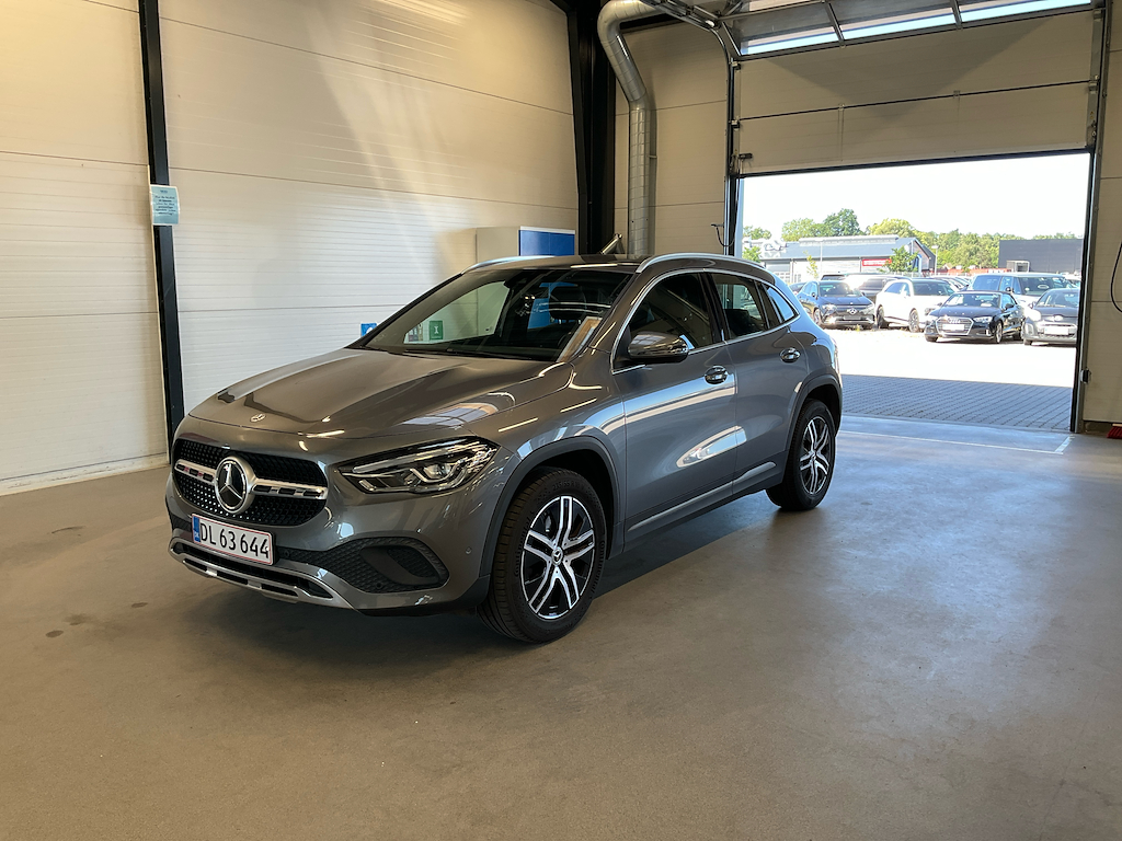 MERCEDES-BENZ GLA GLA 200 F BUSINESS DCT