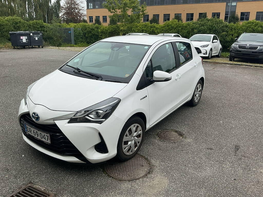 TOYOTA Yaris 1.5 VVT-i Hybrid e-CVT H2