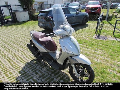Achetez PIAGGIO PIAGGIO BEVERLY SPORT TOURING 350 ABS Motociclo sur Ayvens Carmarket