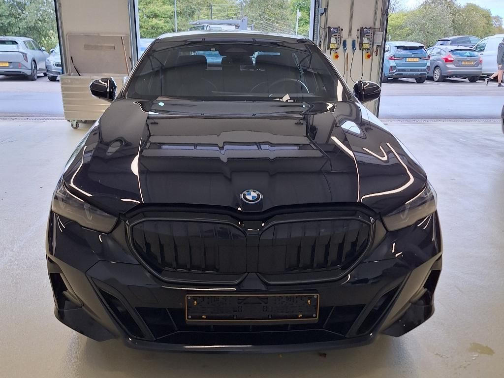 BMW i5 40 M-SPORT  CV M Sport Pack Pro, Travel Pack, Comfort Pack, Toit Pano