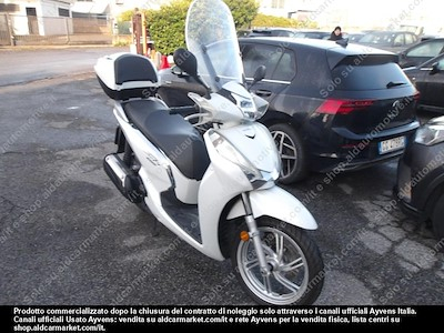 Buy HONDA HONDA SH 300 ABS BAULETTO KEYLESS E PARABREZZA Motociclo (Euro 4) on Ayvens Carmarket