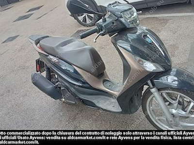 Kupi PIAGGIO PIAGGIO MEDLEY 150 ABS EURO 4 Motociclo (Euro 4) na Ayvens Carmarket