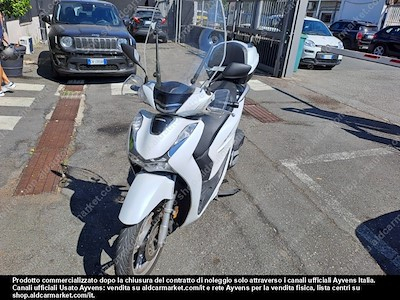 Comprar HONDA HONDA SH 150 ABS BAULETTO E PARABREZZA Motociclo 2-door (Euro 5)  en Ayvens Carmarket