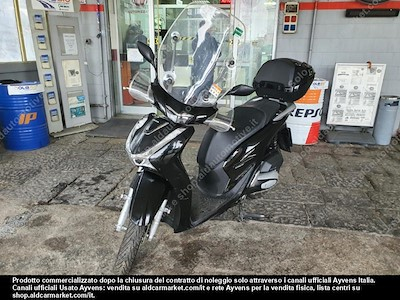 Achetez HONDA HONDA SH 150 ABS BAULETTO E PARABREZZA Motociclo 2-door (Euro 5)  sur Ayvens Carmarket